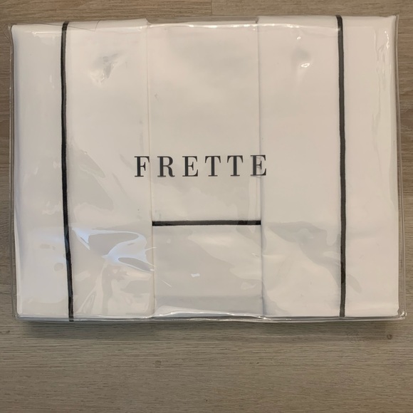 FRETTE ONE BOURDON CAL KING 4 PIECE SHEET SET PERCALE WHITE/GREY - Picture 3 of 4